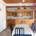 Nikos يميناريا